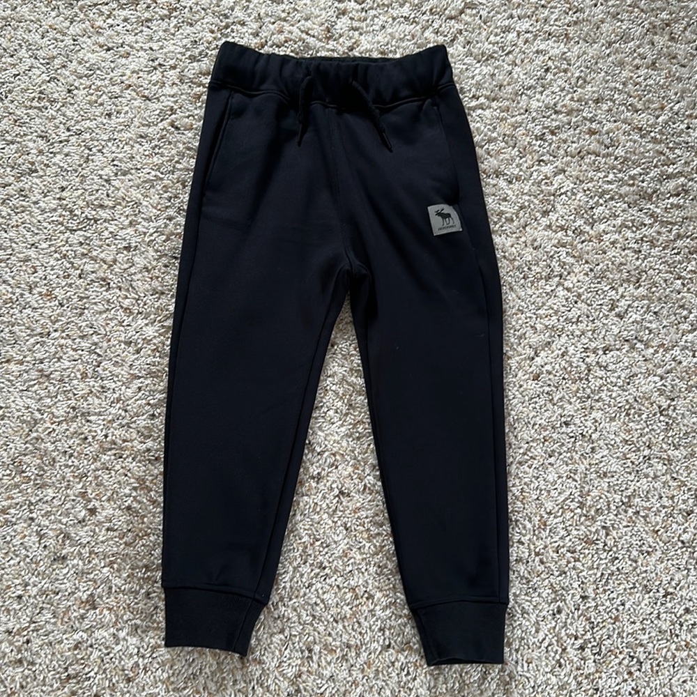 Abercrombie kids active boys pants. Size 5/6. Never worn